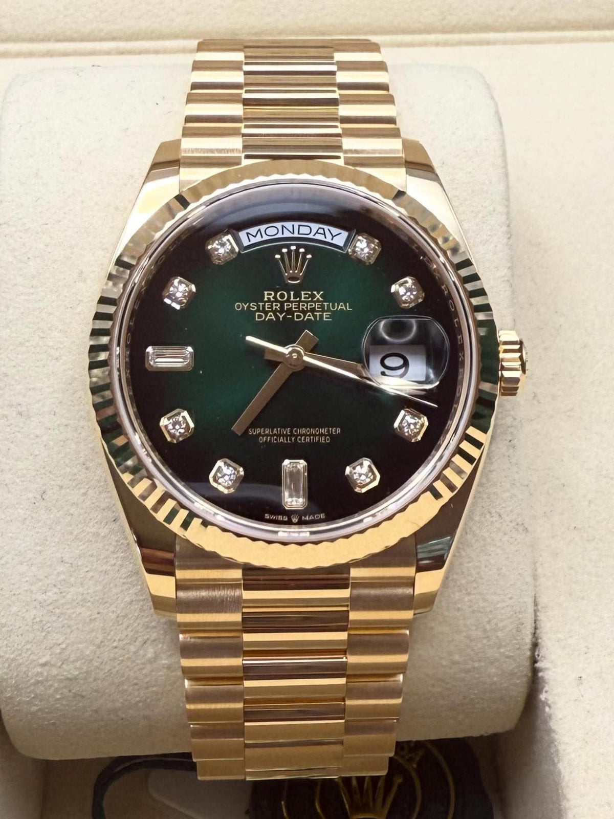 Rol_ex Presi_dent Day_Date Green Diamond Dial Gold Bracelet Mens Watch premiumwearing.online