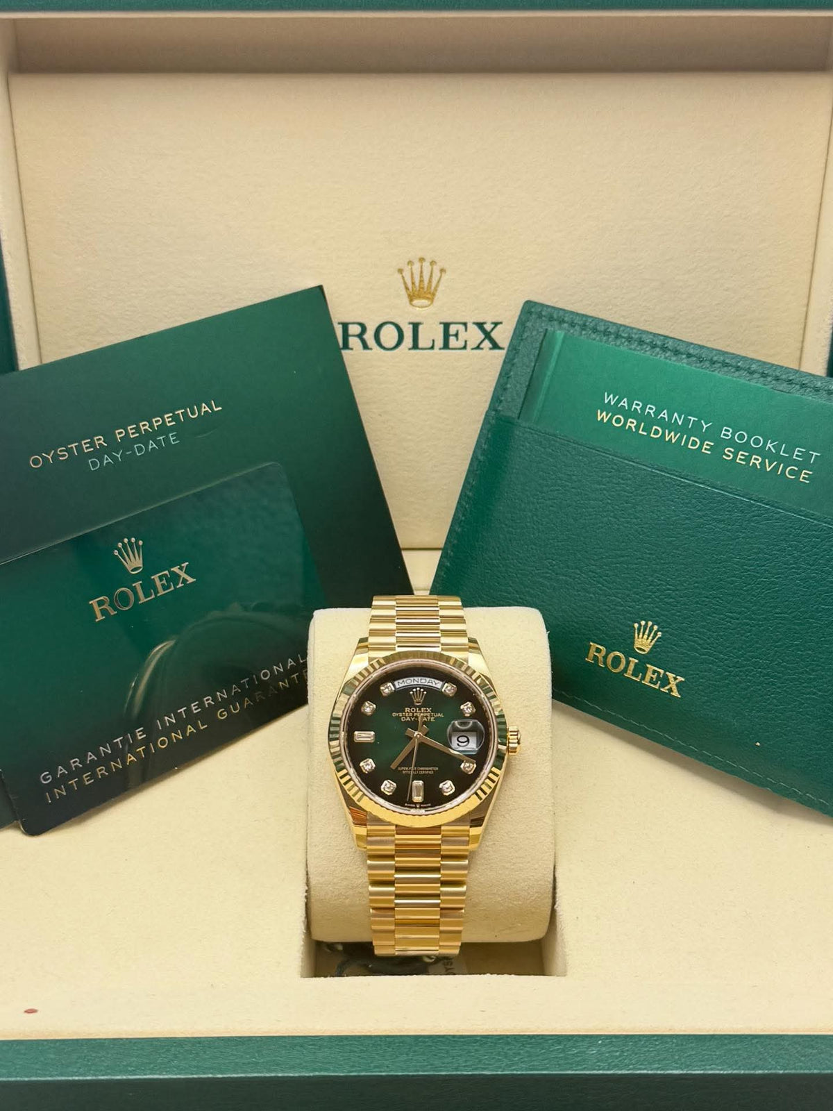 Rol_ex Presi_dent Day_Date Green Diamond Dial Gold Bracelet Mens Watch premiumwearing.online