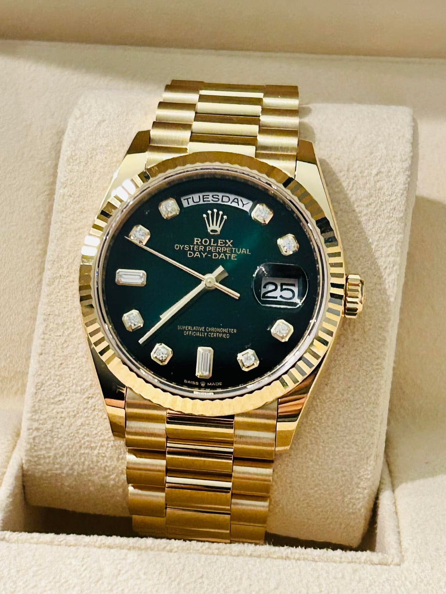 Rol_ex Presi_dent Day_Date Green Diamond Dial Gold Bracelet Mens Watch premiumwearing.online