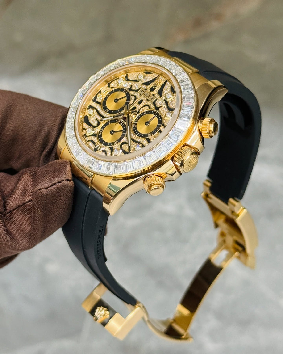 Ro*ex Eye Of The Tiger Gold Dial Silicon Belt Edition Premium Quality Luxury Watch premiumwearing.online